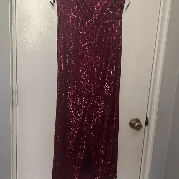 House of Harlow 1960 Red Sequin Strapless Bodycon Dress - Picture 3 of 8